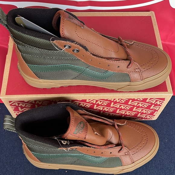 Vans Sk8-Hi Mte-1
Green/Gum
VNOA5HZY17P
WMNS boots - sneakers - Picture 3 of 16